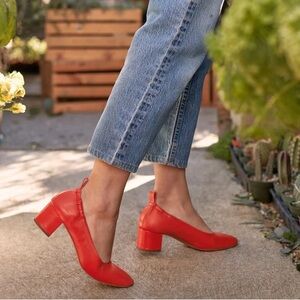 Everlane Day Heel Scrunch Heel Bright Red Leather Round Toe Size 7.5